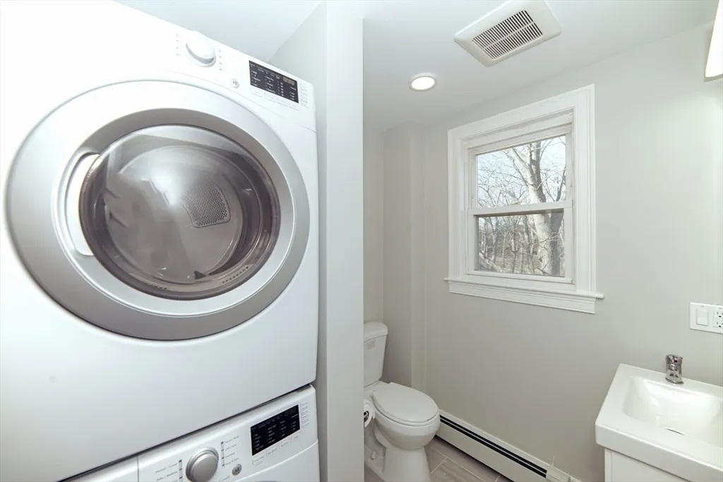 3 bed, 1.5 bath apartment for rent at 10 Duffley Ct Unit 3, Chestnut Hill — photo 24 of 33