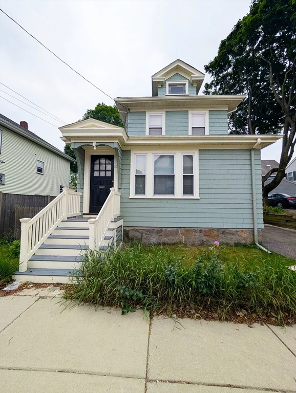 3 bed, 1 bath apartment for rent at 10 Duval St, Brighton — photo 1 of 25