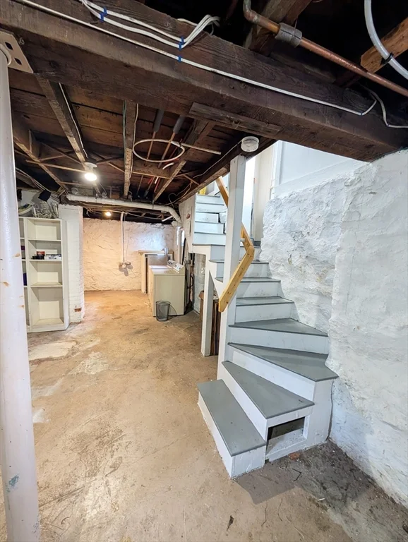 3 bed, 1 bath apartment for rent at 10 Duval St, Brighton — photo 22 of 25