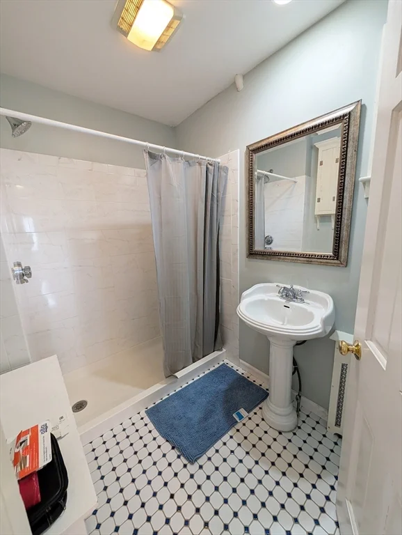 3 bed, 1 bath apartment for rent at 10 Duval St, Brighton — photo 20 of 25