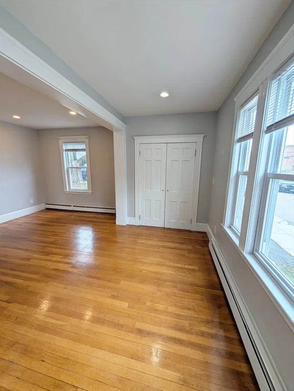 3 bed, 1 bath apartment for rent at 10 Duval St, Brighton — photo 5 of 25