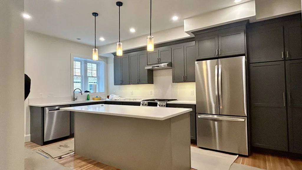 3 bed, 2 bath apartment for rent at 10 Dwight Unit 2, Coolidge Corner — photo 1 of 15
