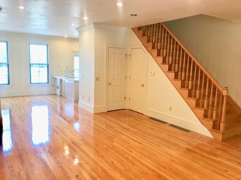 4 bed, 4+ bath apartment for rent at 10 East Concord, South End — photo 5 of 10