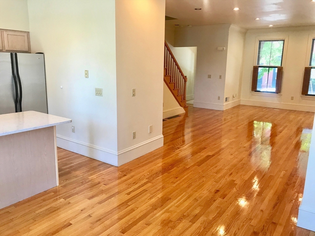 4 bed, 4+ bath apartment for rent at 10 East Concord, South End — photo 6 of 10