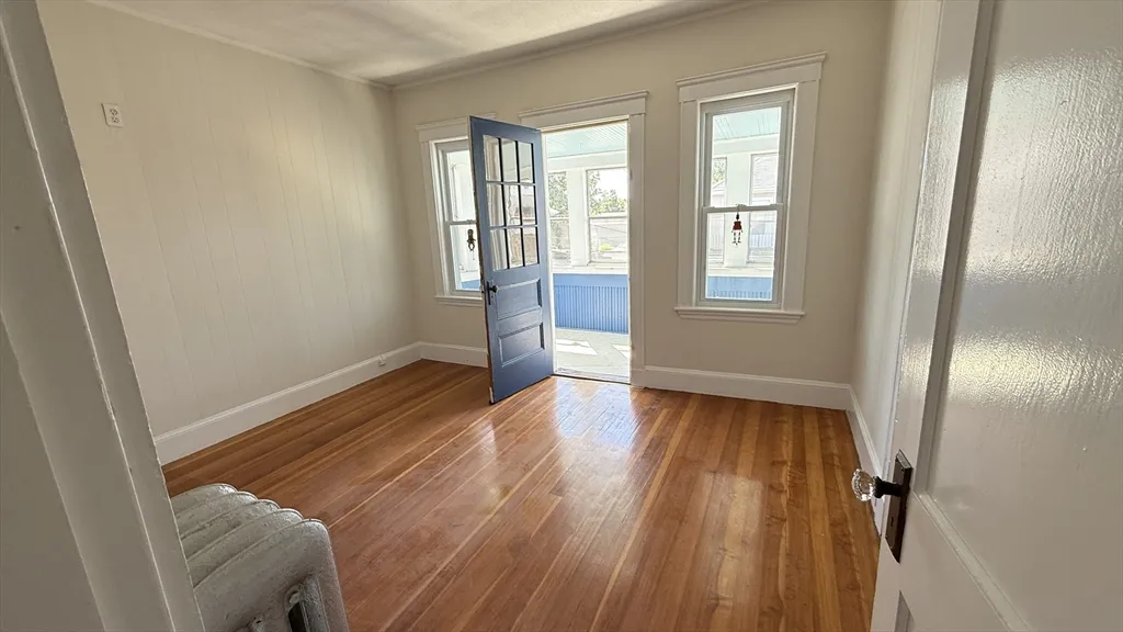 4 bed, 1 bath apartment for rent at 10 Eliot St Unit 12, South Medford — photo 5 of 6