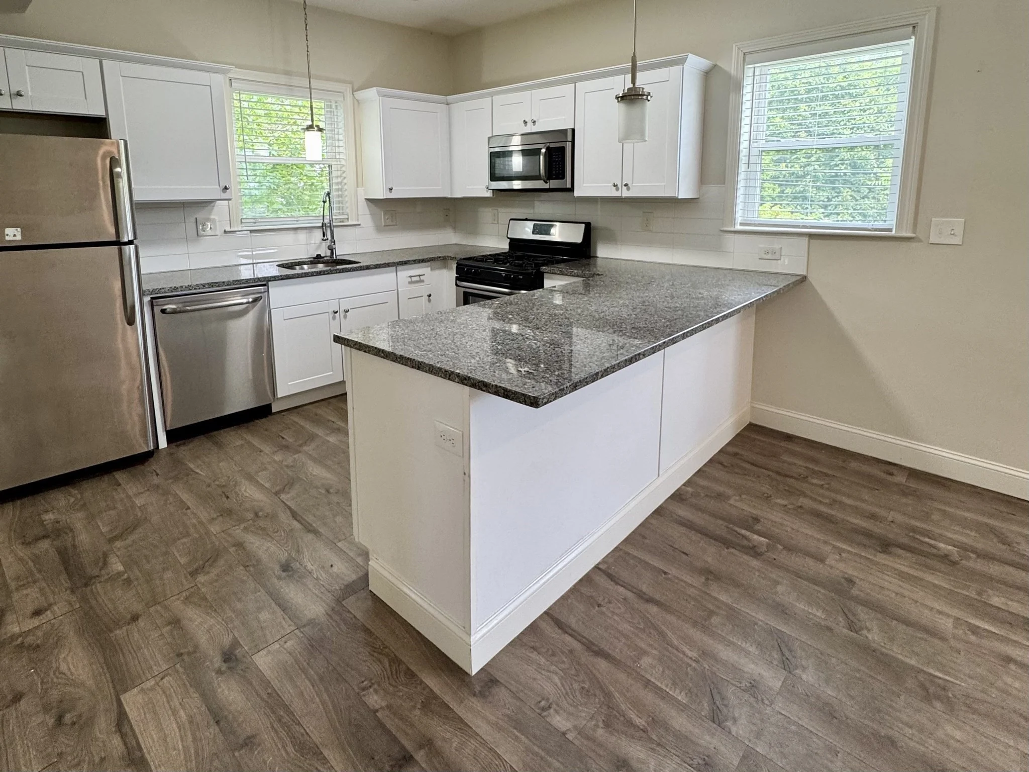 2 bed, 1 bath apartment for rent at 10 Elliott Pl Unit 3R, Peabody — photo 3 of 13
