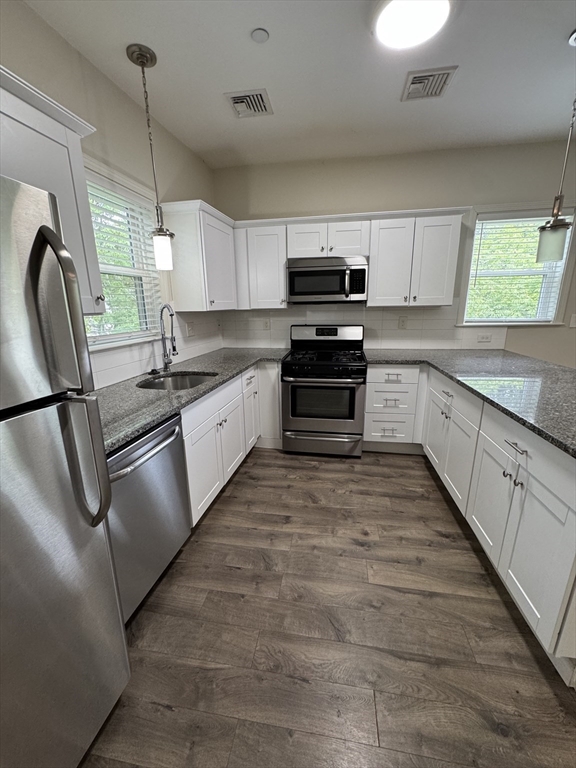 2 bed, 1 bath apartment for rent at 10 Elliott Pl Unit 3R, Peabody — photo 7 of 16