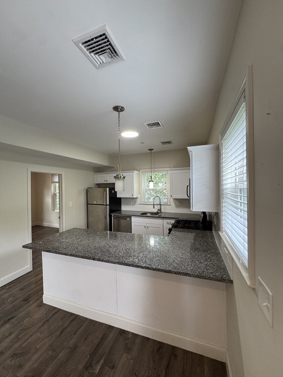 2 bed, 1 bath apartment for rent at 10 Elliott Pl Unit 3R, Peabody — photo 6 of 16