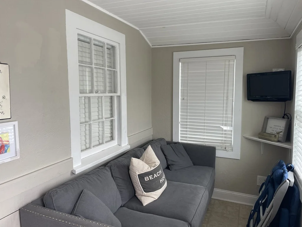 1 bed, 1 bath apartment for rent at 10 Emerson Unit 0, Scituate — photo 4 of 15
