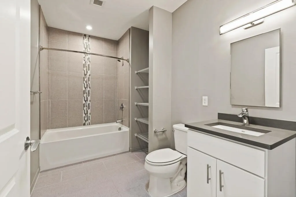 3 bed, 2 bath apartment for rent at 10 Essex St Unit 205, Central Square — photo 4 of 7