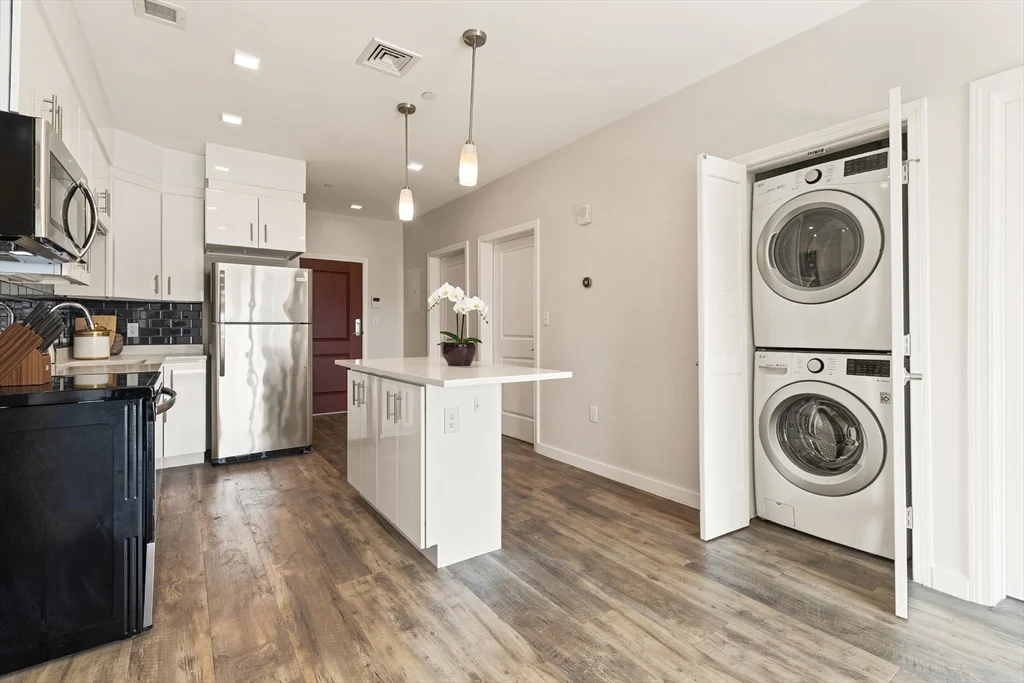 1 bed, 1 bath apartment for rent at 10 Essex St Unit 208, Central Square — photo 2 of 9