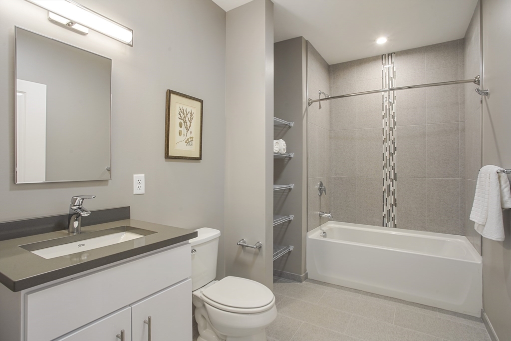 3 bed, 2 bath apartment for rent at 10 Essex St Unit 301, Central Square — photo 9 of 11