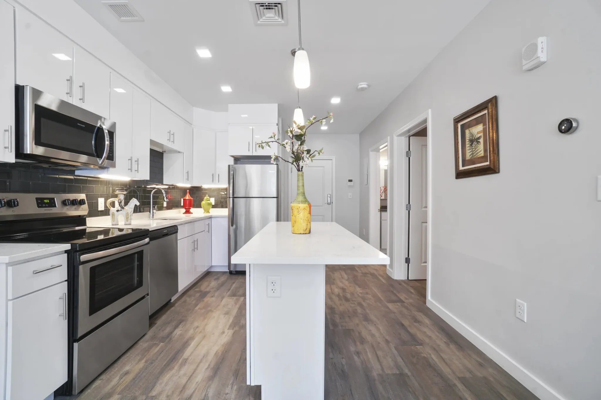 2 bed, 1 bath apartment for rent at 10 Essex St Unit 402, Central Square — photo 9 of 18