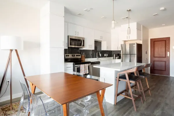 2 bed, 1 bath apartment for rent at 10 Essex St Unit 502, Central Square — photo 6 of 18