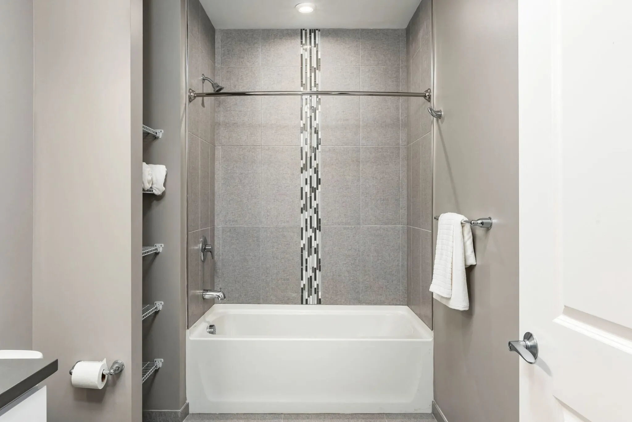 2 bed, 1 bath apartment for rent at 10 Essex St Unit 502, Central Square — photo 8 of 18