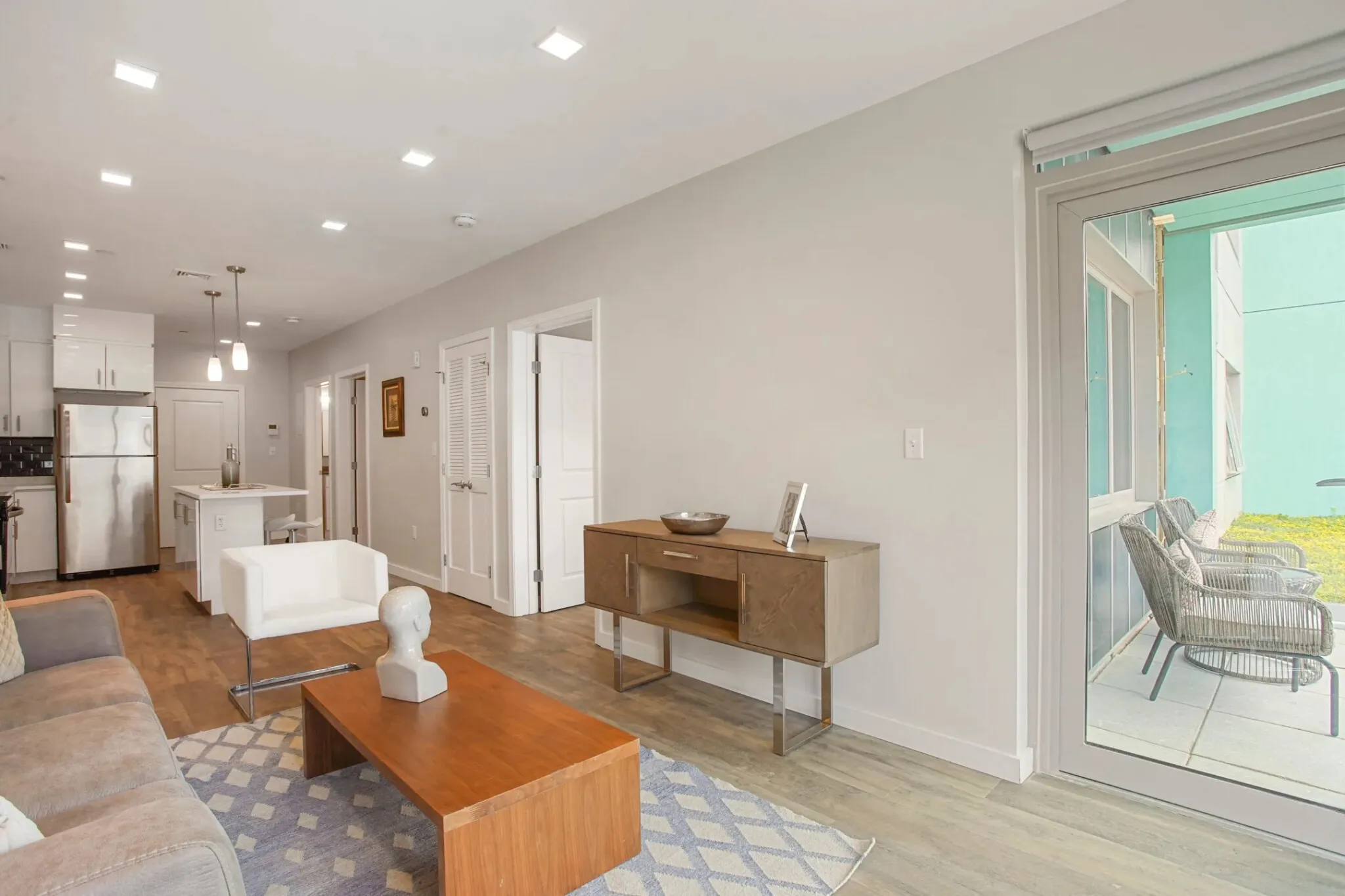 2 bed, 1 bath apartment for rent at 10 Essex St Unit 502, Central Square — photo 14 of 18