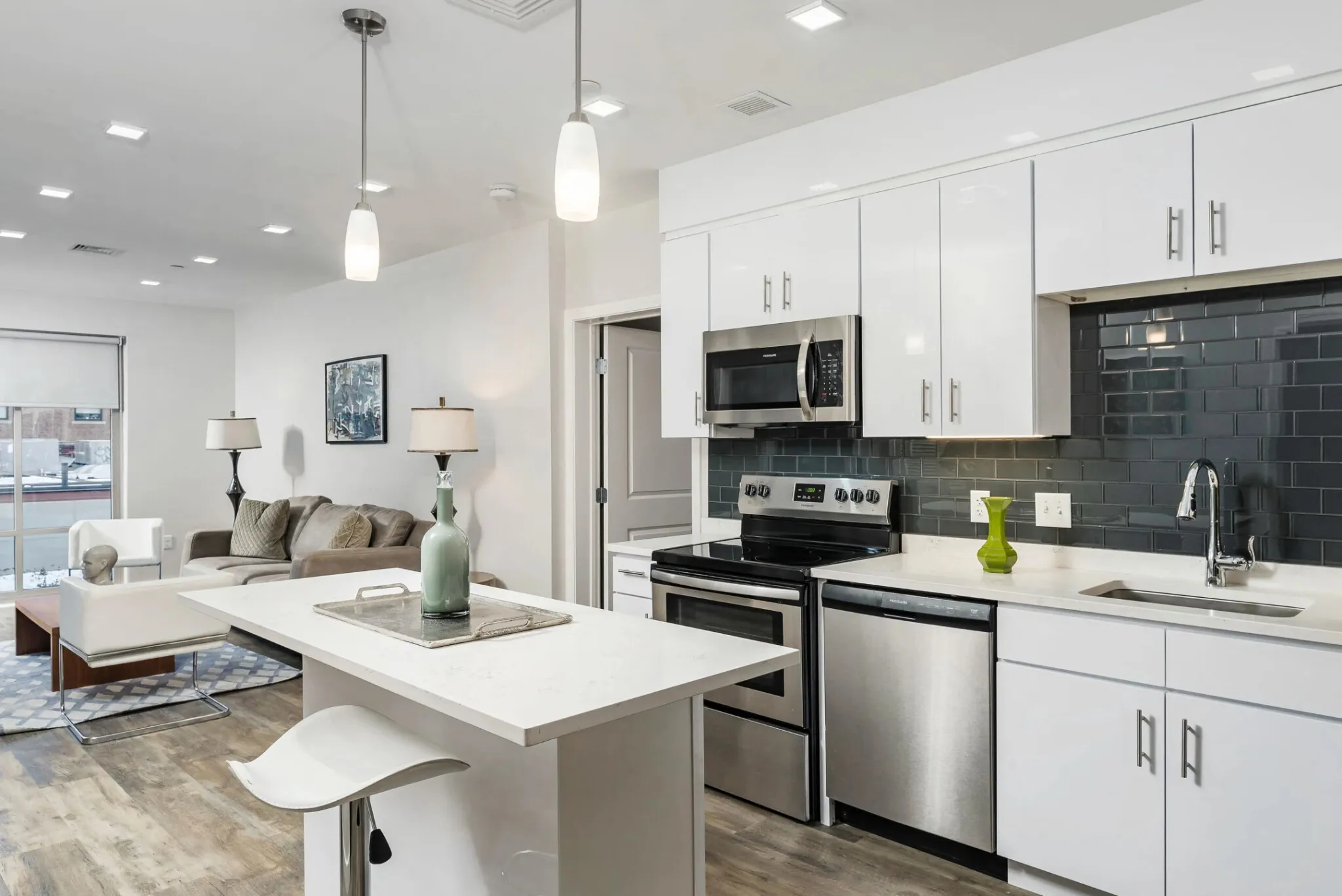 2 bed, 1 bath apartment for rent at 10 Essex St Unit 502, Central Square — photo 17 of 18