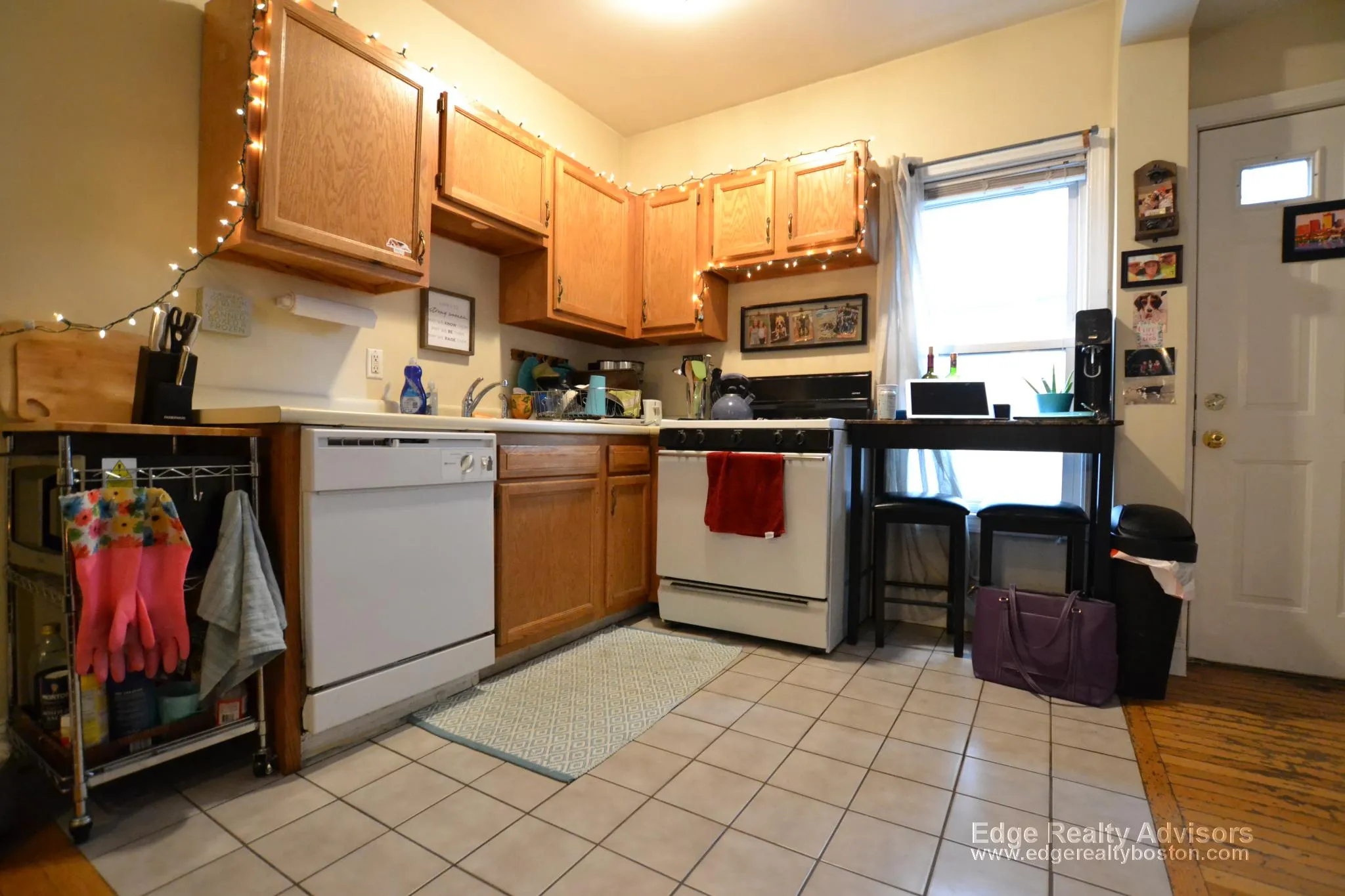 3 bed, 2 bath apartment for rent at 10 Eulita Ter Unit 1, Brighton — photo 3 of 9