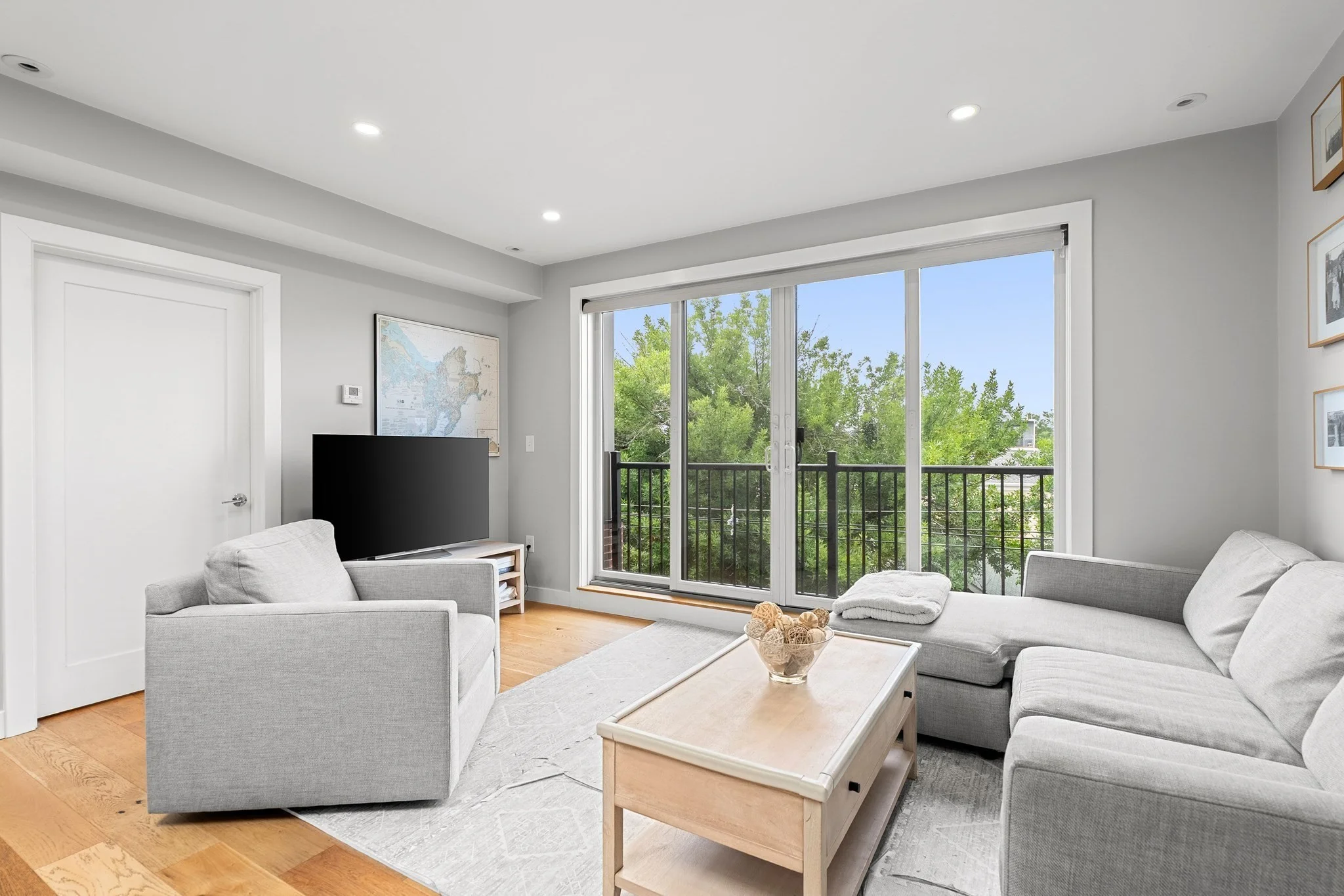 2 bed, 2 bath apartment for rent at 10 Everett St Unit 402, East Boston — photo 5 of 18
