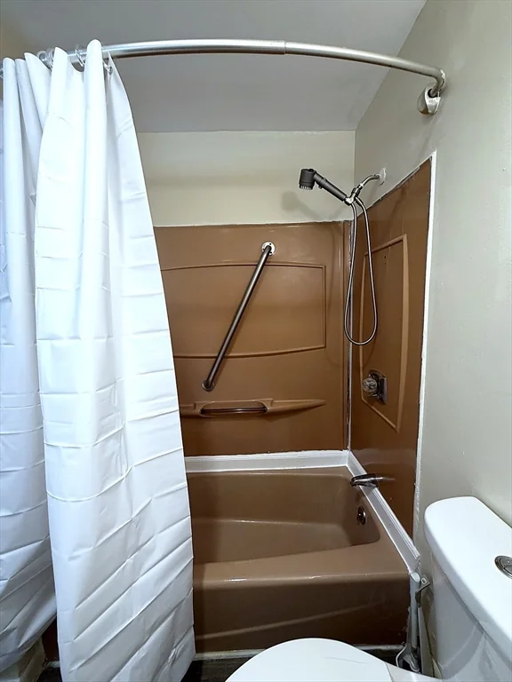 1 bed, 1 bath apartment for rent at 10 Exchange Ct Unit 2, Waltham — photo 13 of 14