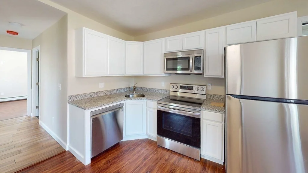 2 bed, 1 bath apartment for rent at 10 Fifth Ave Unit 2, Webster — photo 6 of 22