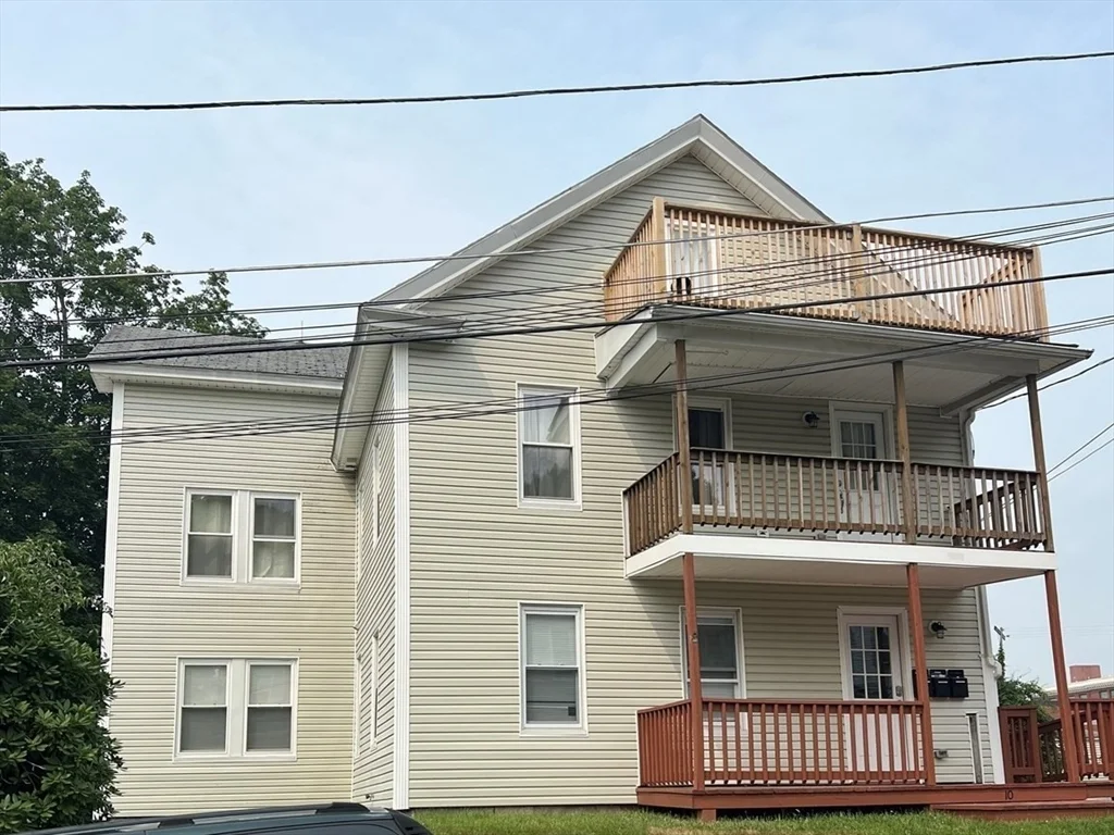 2 bed, 1 bath apartment for rent at 10 Fifth Ave Unit 2, Webster
