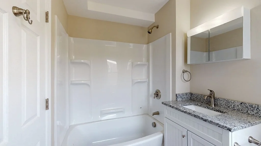 2 bed, 1 bath apartment for rent at 10 Fifth Ave Unit 2, Webster — photo 10 of 22