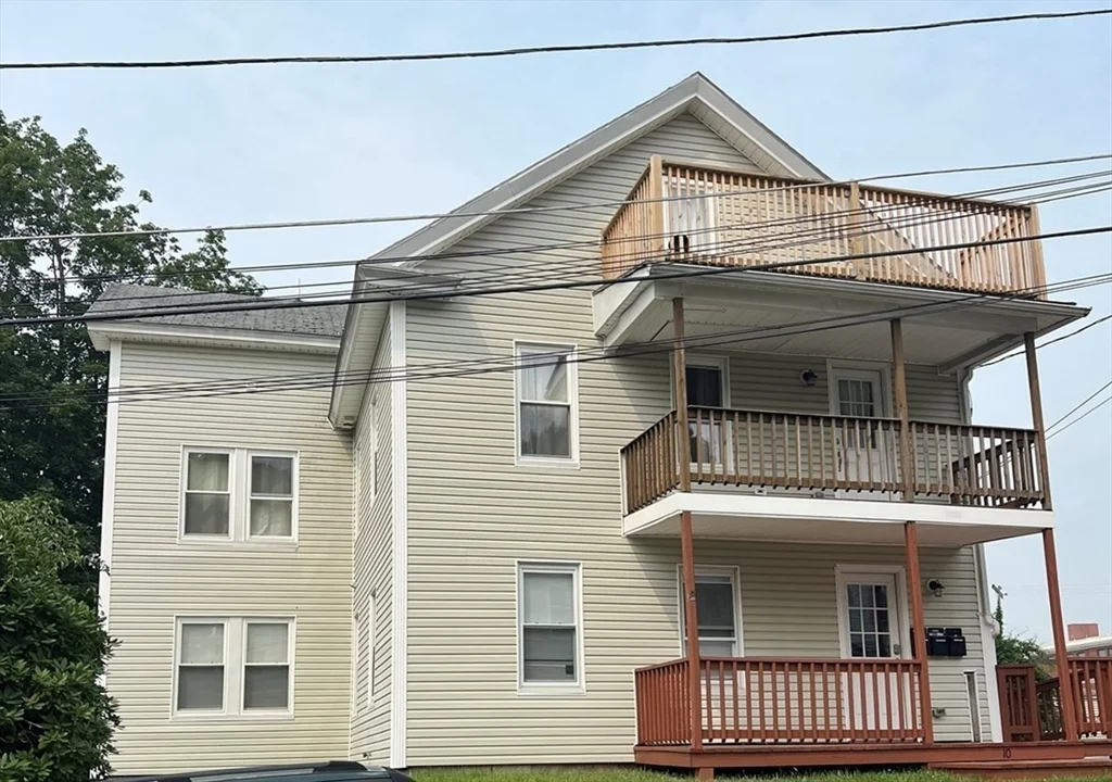1 bed, 1 bath apartment for rent at 10 Fifth Ave Unit 3, Webster