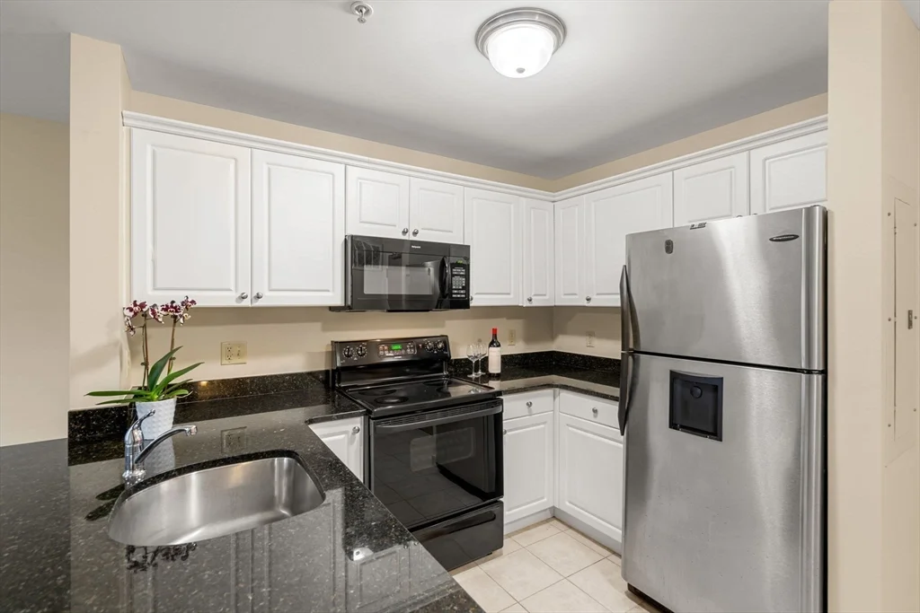 1 bed, 1 bath apartment for rent at 10 Florence St Unit 302, Malden — photo 3 of 9