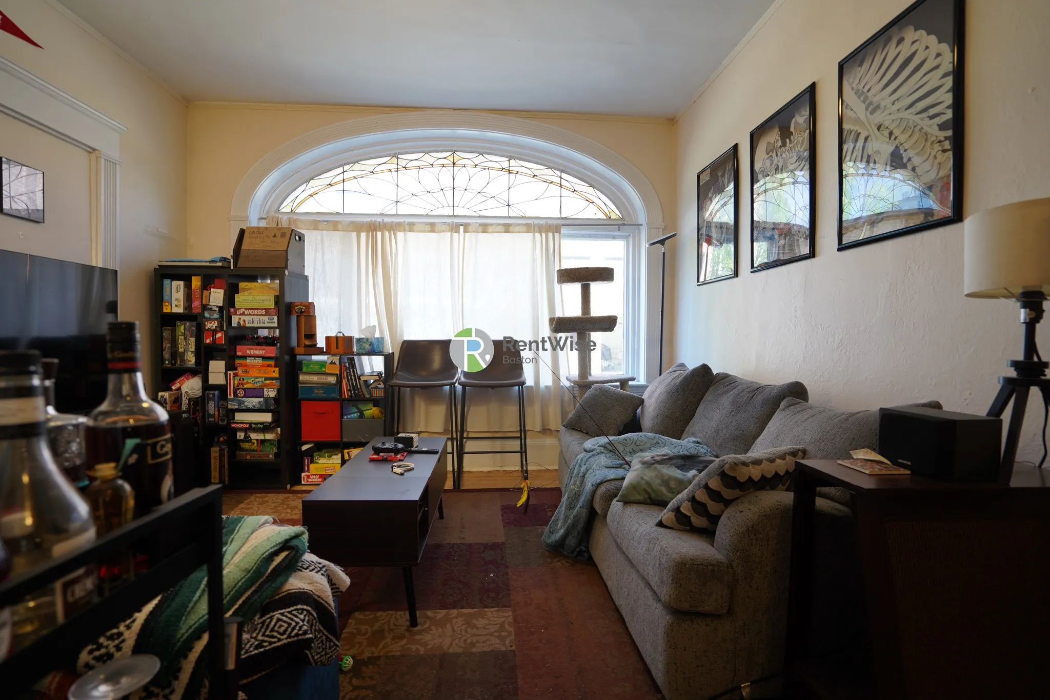 3 bed, 1 bath apartment for rent at 10 Foster St Unit 1, Coolidge Corner — photo 4 of 21