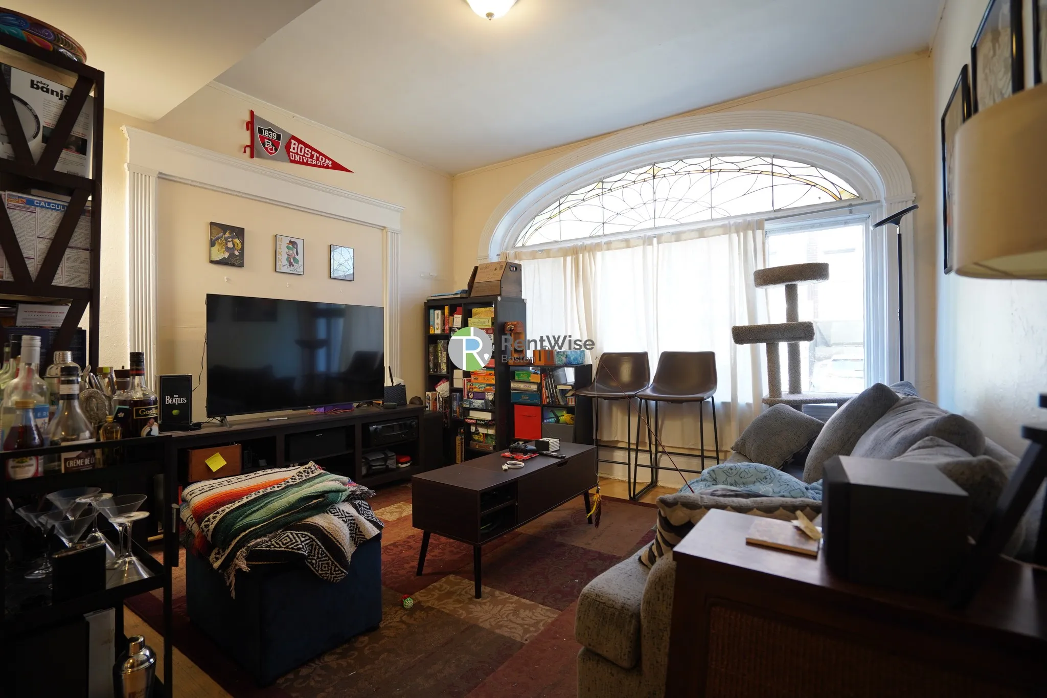 3 bed, 1 bath apartment for rent at 10 Foster St Unit 1, Coolidge Corner — photo 3 of 21