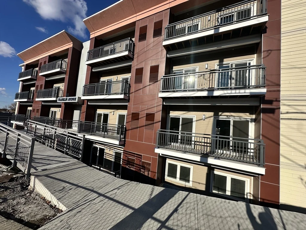 1 bed, 1 bath apartment for rent at 10 Franklin Ave Unit 102, Revere — photo 12 of 14