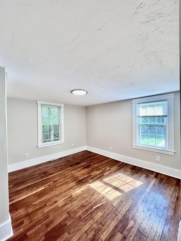 3 bed, 1 bath apartment for rent at 10 Franklin St Unit 1, West Medway — photo 21 of 34