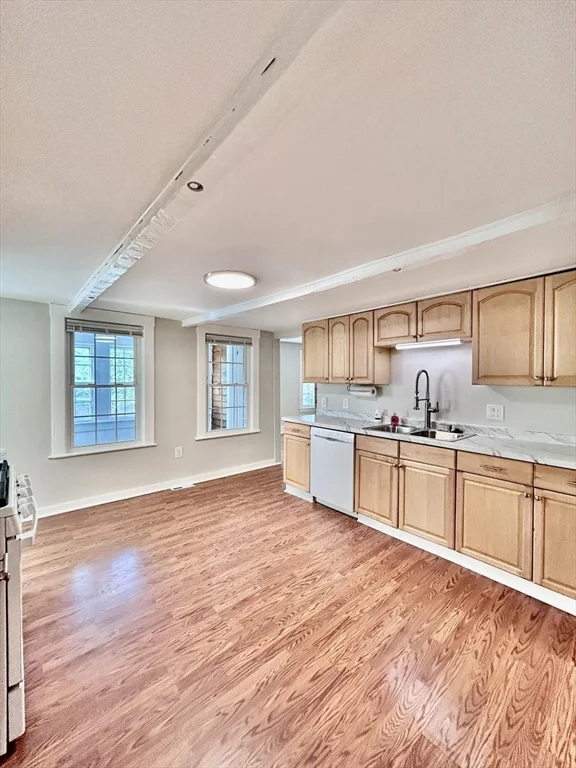 3 bed, 1 bath apartment for rent at 10 Franklin St Unit 1, West Medway — photo 15 of 34
