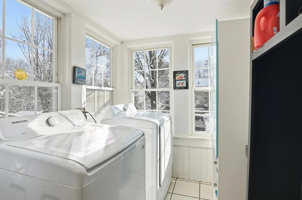 3 bed, 1 bath apartment for rent at 10 Franklin St Unit 1, West Medway — photo 9 of 34