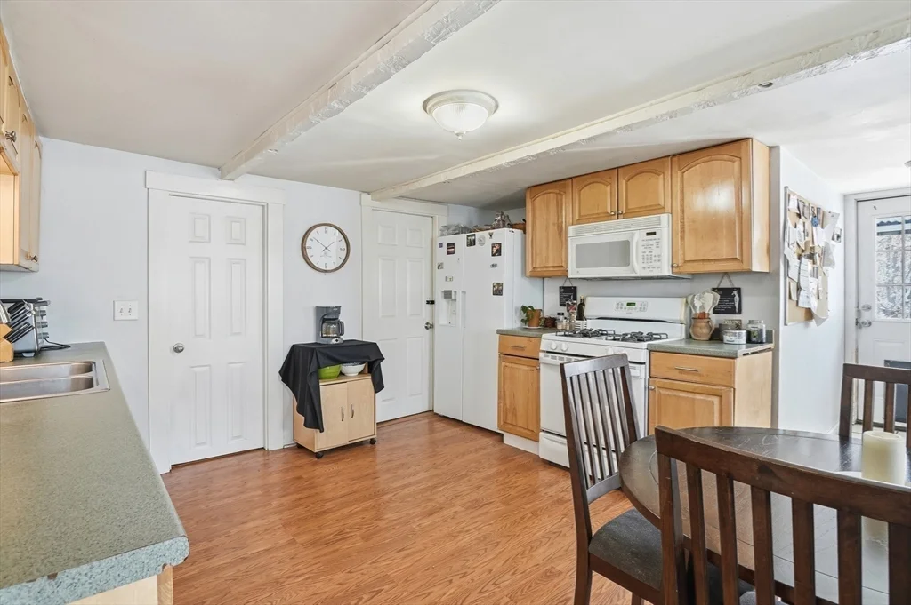 3 bed, 1 bath apartment for rent at 10 Franklin St Unit 1, West Medway — photo 4 of 34