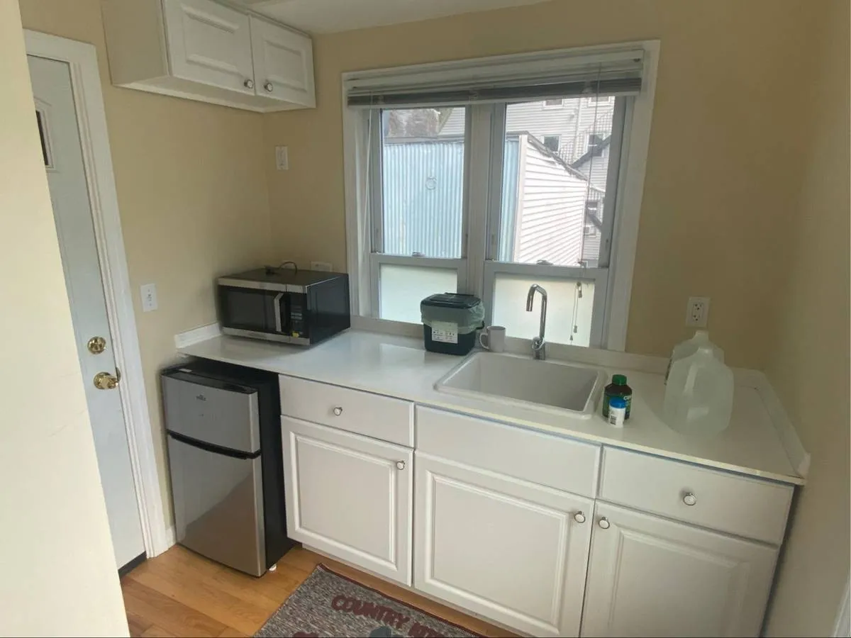Studio bed, 1 bath apartment for rent at 10 Fulkerson St Unit 1R, East Cambridge — photo 1 of 10