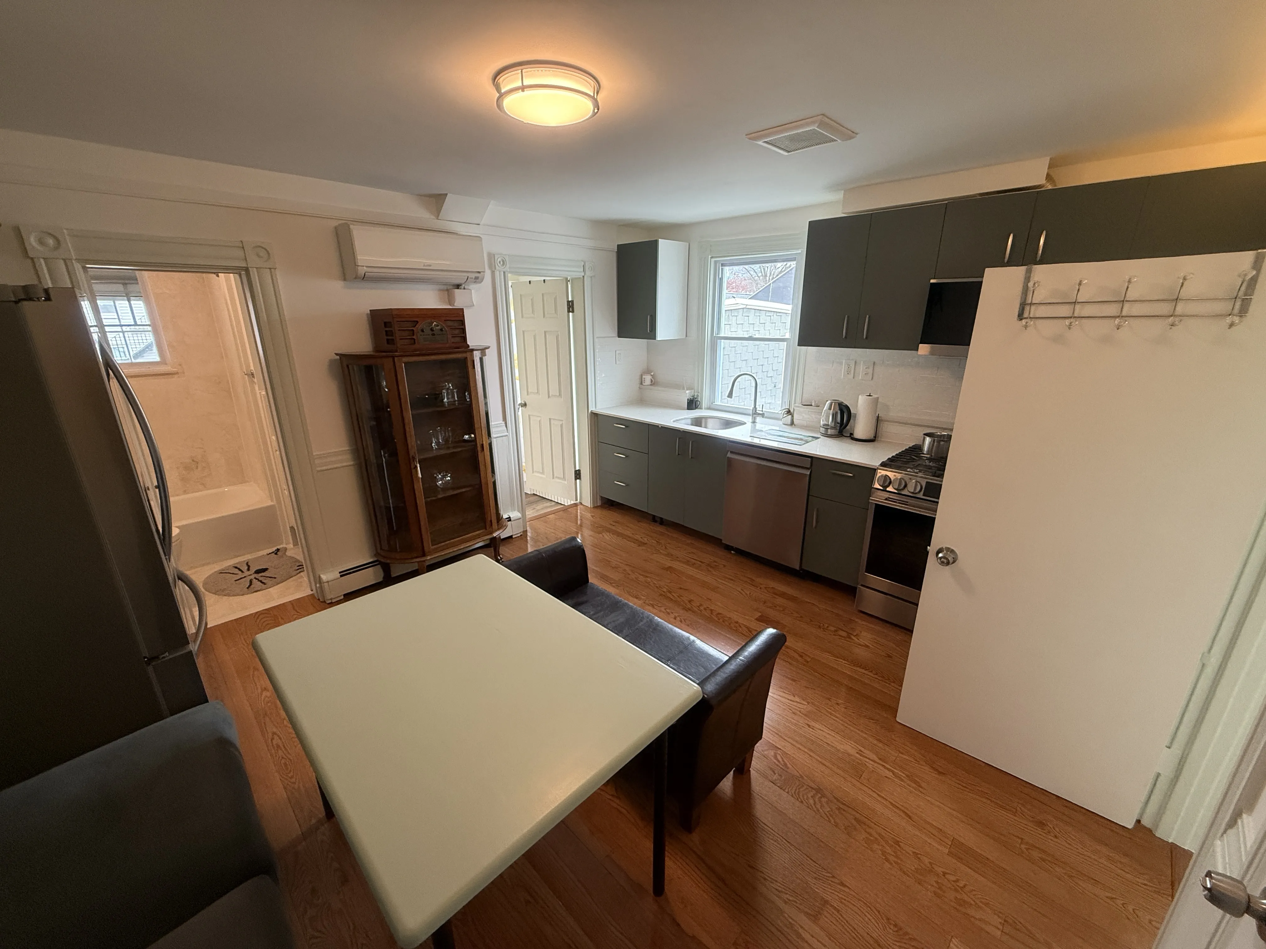1 bed, 1 bath apartment for rent at 10 Fulkerson St Unit 2, East Cambridge — photo 2 of 8