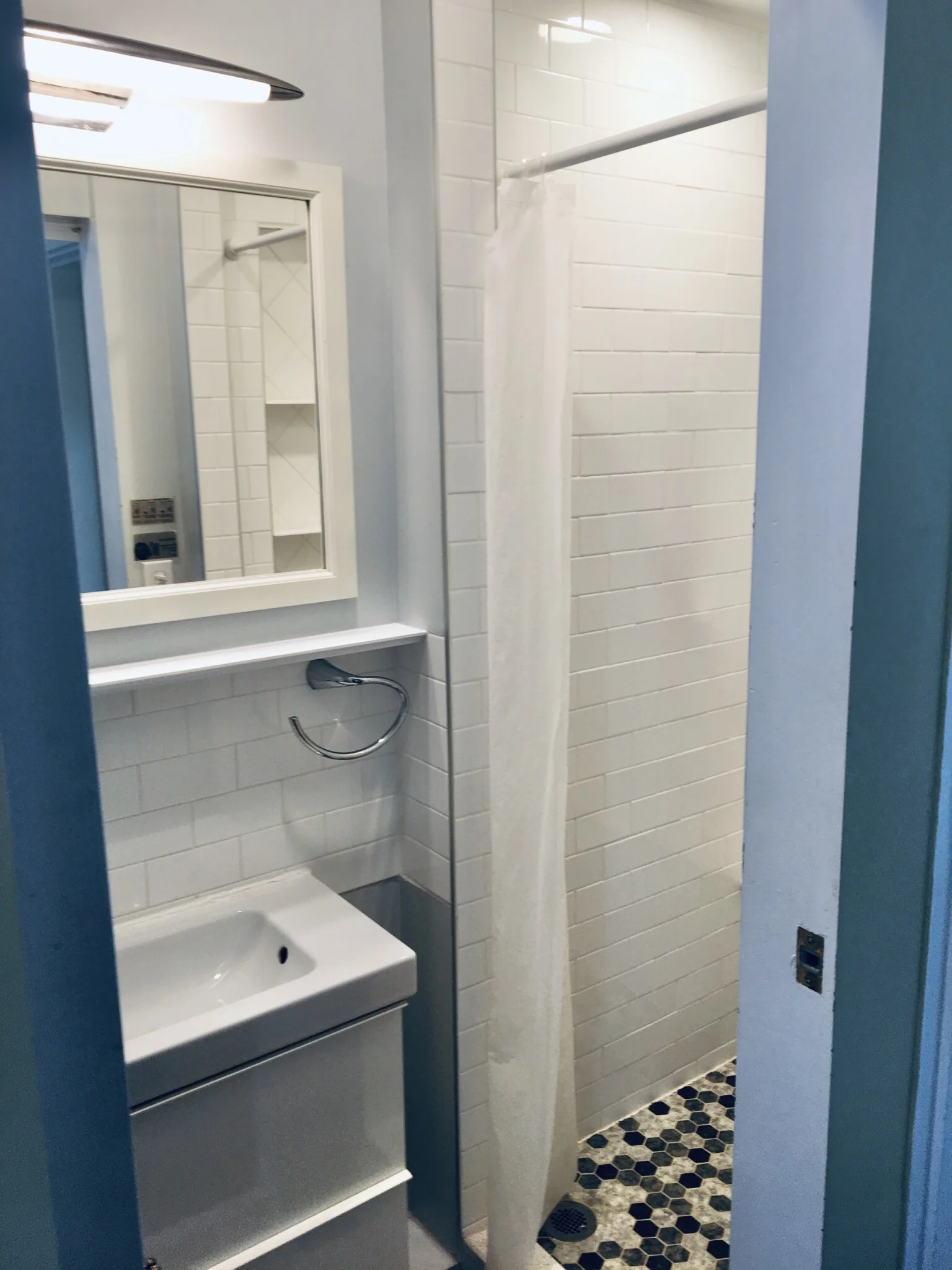 Studio bed, 1 bath apartment for rent at 10 Fulkerson St Unit 2F, East Cambridge — photo 5 of 6