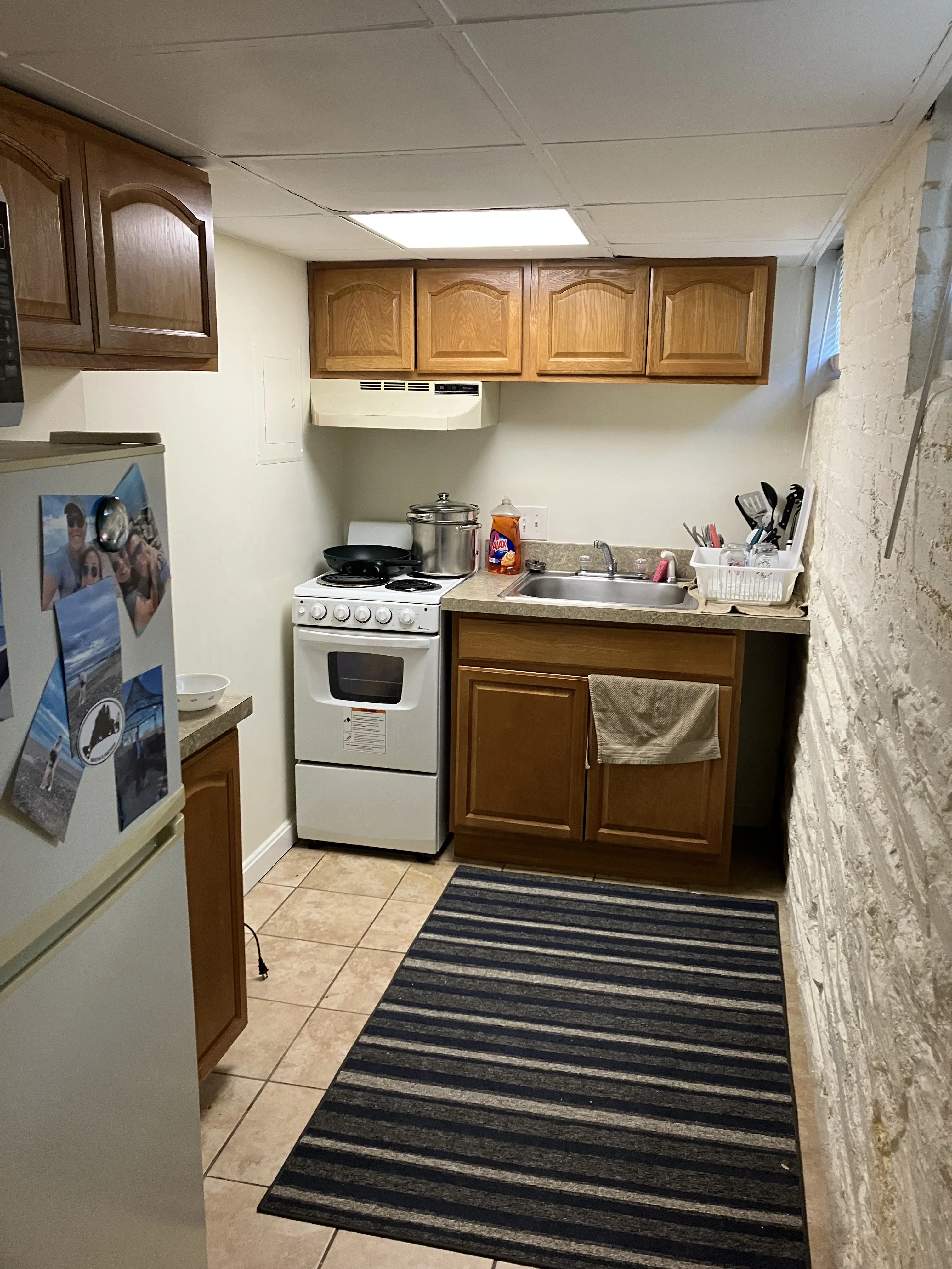 1 bed, 1 bath apartment for rent at 10 Garrison Ave Unit 3, Teele Square — photo 1 of 6