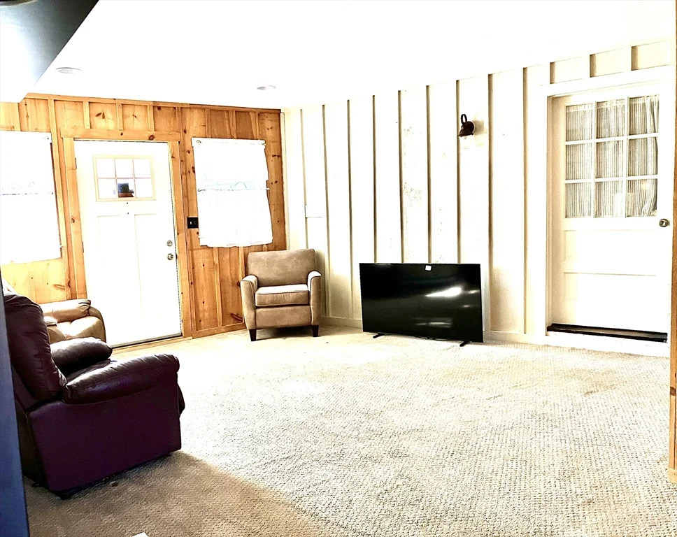 1 bed, 1 bath apartment for rent at 10 Garrison St Unit 0, Groveland — photo 7 of 16