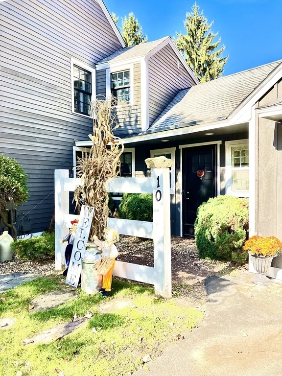 1 bed, 1 bath apartment for rent at 10 Garrison St Unit 0, Groveland — photo 3 of 16