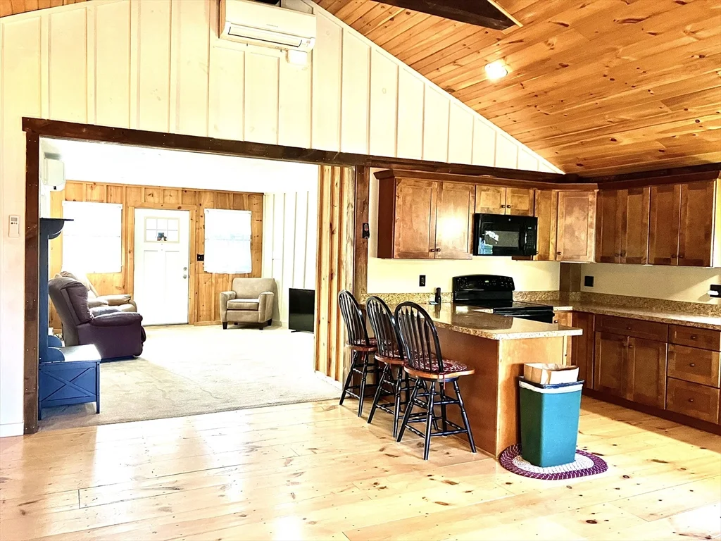 1 bed, 1 bath apartment for rent at 10 Garrison St Unit 0, Groveland — photo 11 of 16