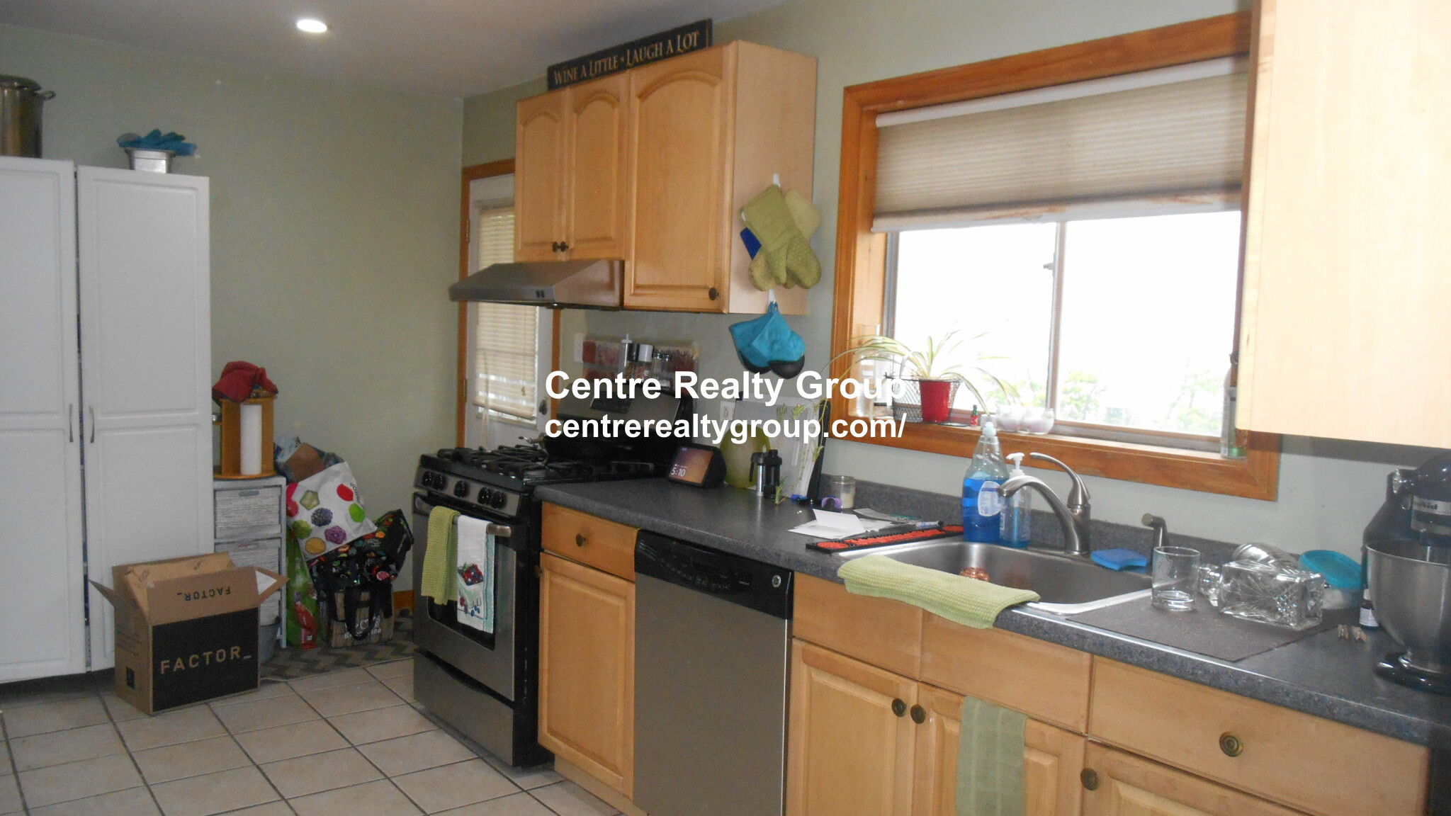 3 bed, 2 bath apartment for rent at 10 Gilbert St, West Newton — photo 4 of 17