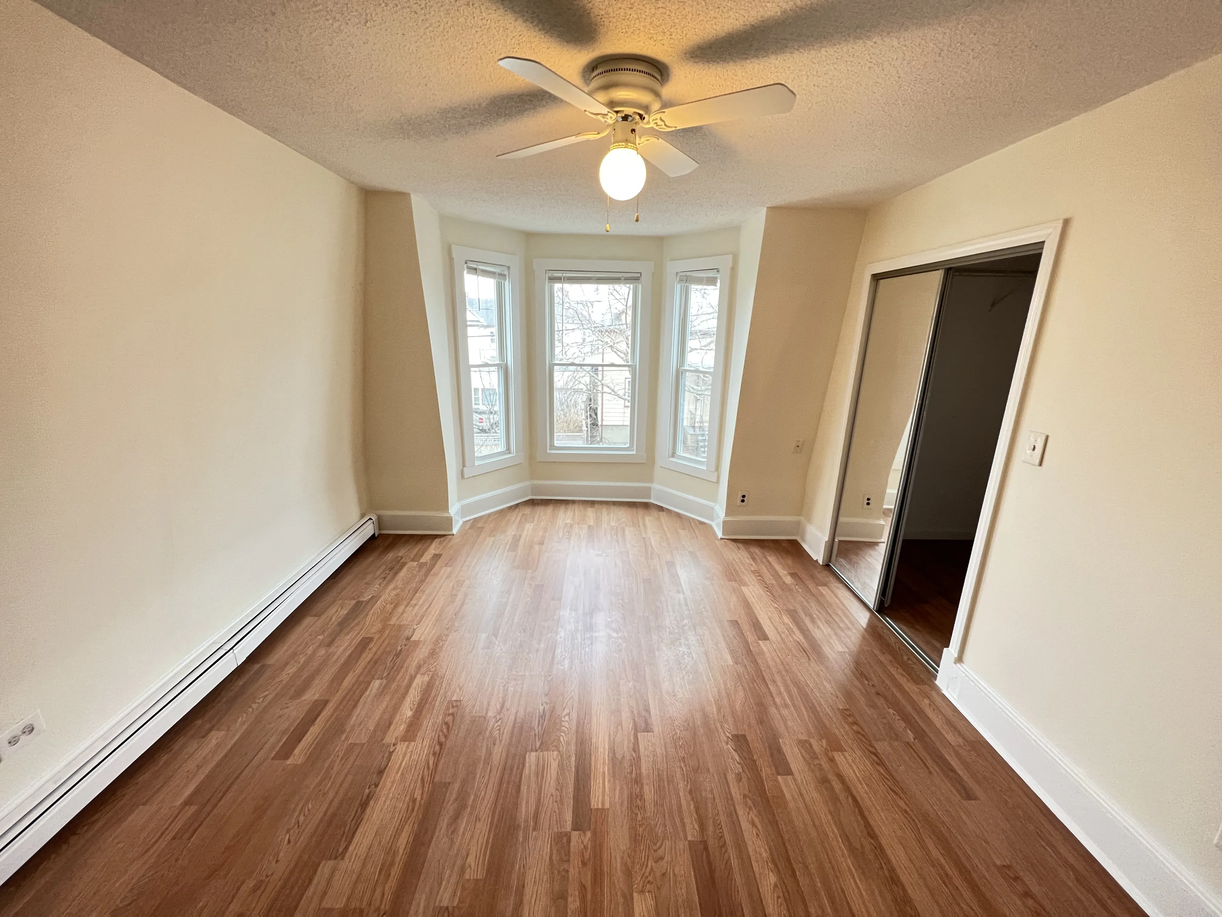 3.5 bed, 1 bath apartment for rent at 10 Gilman St Unit 0, East Somerville — photo 6 of 11