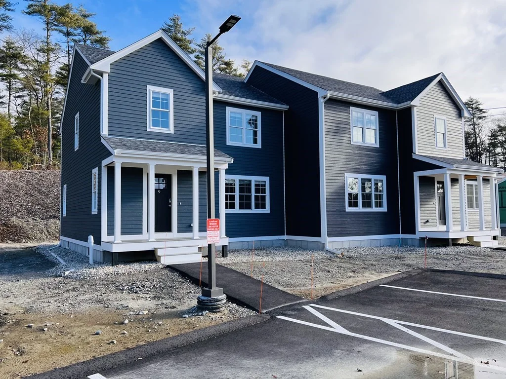 3 bed, 2 bath apartment for rent at 10 Glacier Path Unit 10, Middleboro — photo 1 of 25