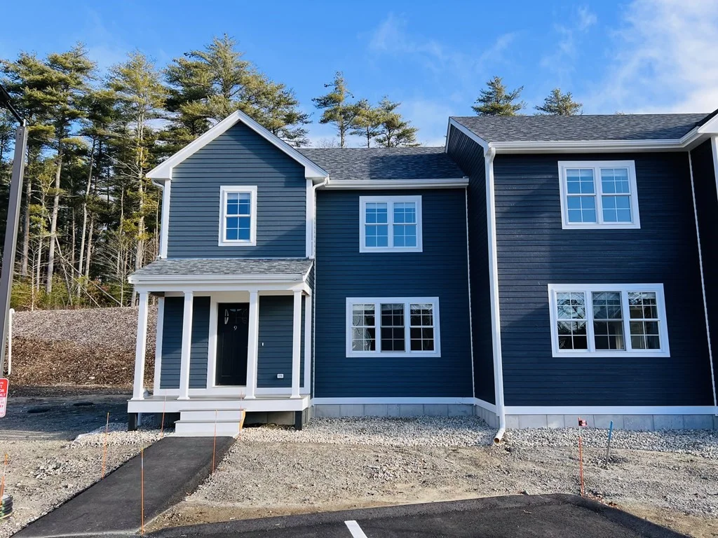 3 bed, 2 bath apartment for rent at 10 Glacier Path Unit 10, Middleboro — photo 2 of 25