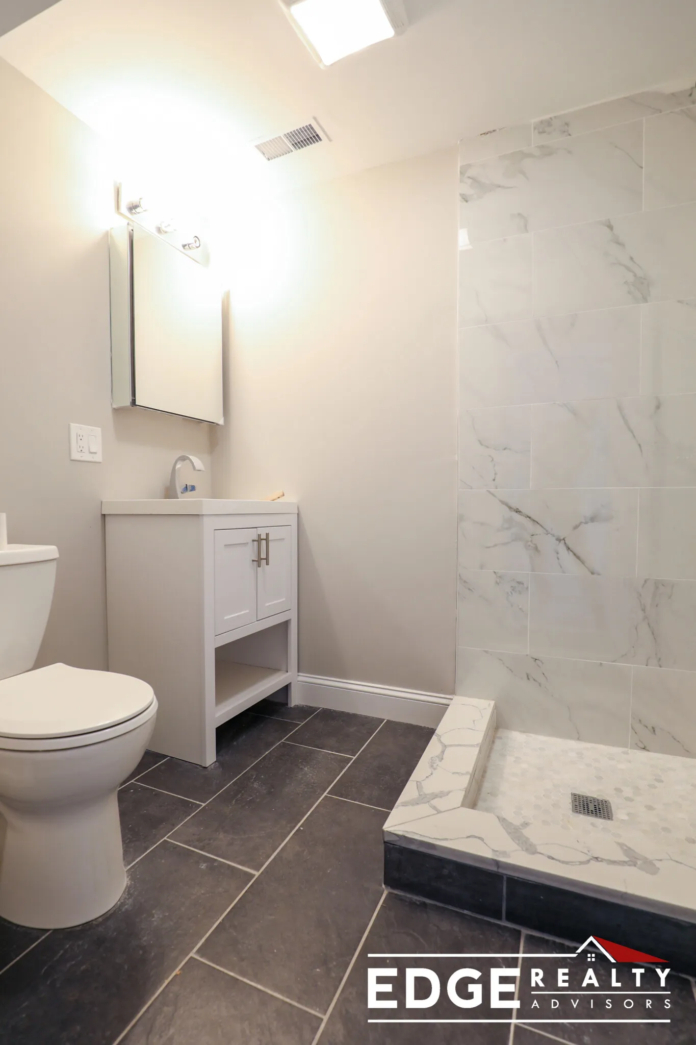 2 bed, 1 bath apartment for rent at 10 Glenmont Rd Unit B, Brighton — photo 4 of 6