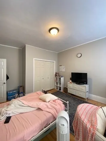 5 bed, 1 bath apartment for rent at 10 Glenville Ave Unit 3, Allston — photo 10 of 11