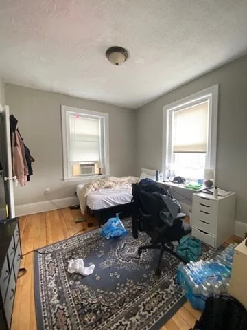 5 bed, 1 bath apartment for rent at 10 Glenville Ave Unit 3, Allston — photo 8 of 11